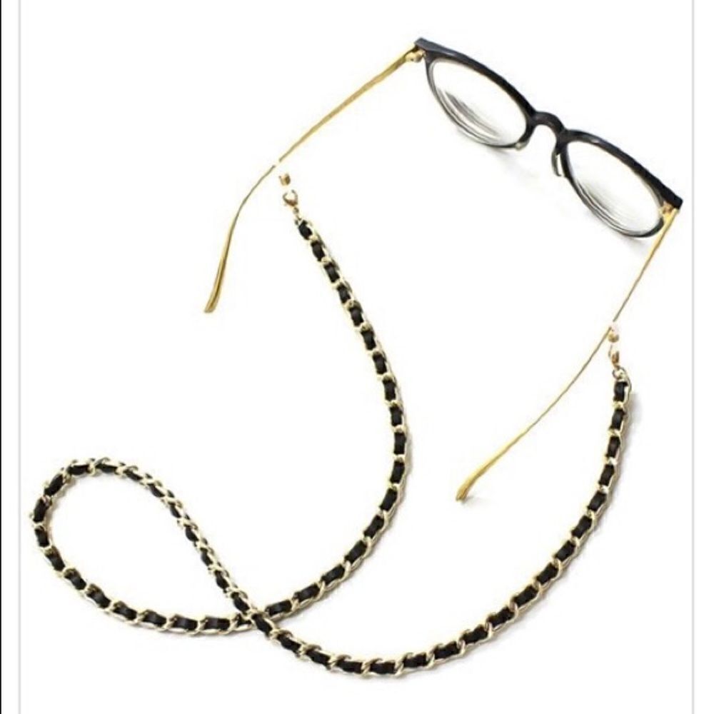 BOUTIQUE CHAIN LINK EYEWEAR FACE HOLDER